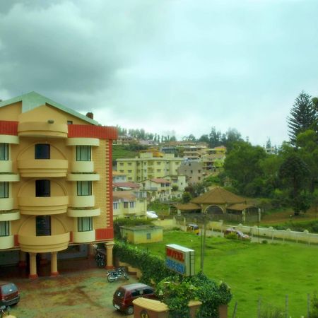 Hotel Blue Bird Утакаманд Экстерьер фото