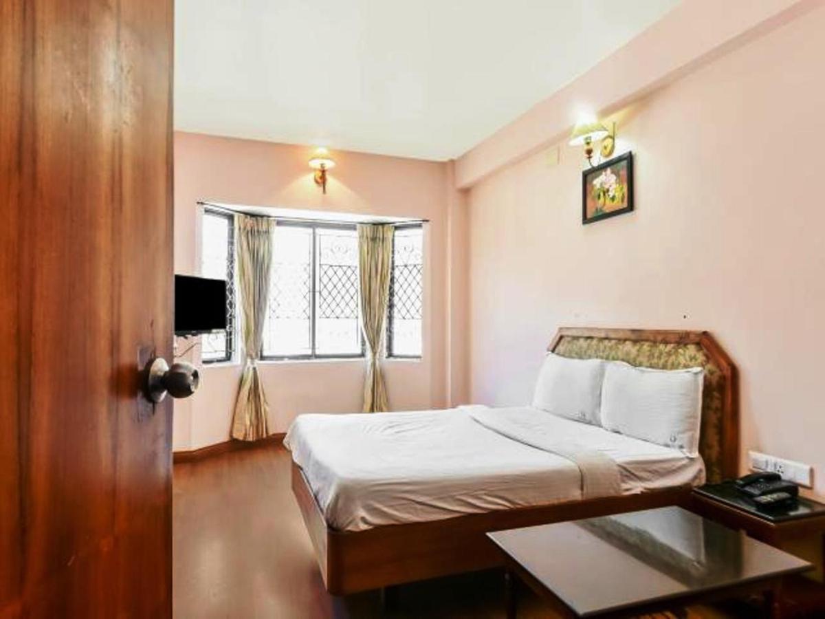 Hotel Blue Bird Утакаманд Экстерьер фото