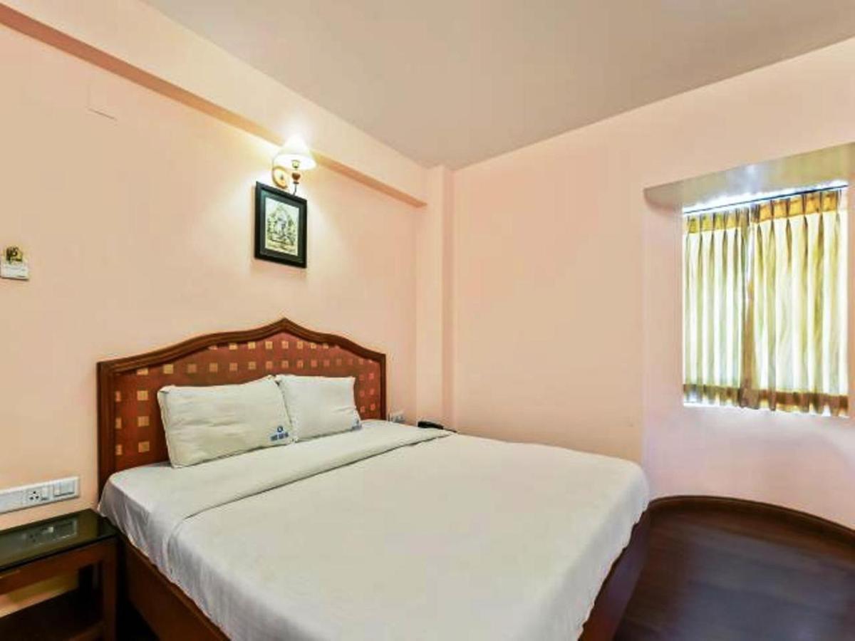 Hotel Blue Bird Утакаманд Экстерьер фото