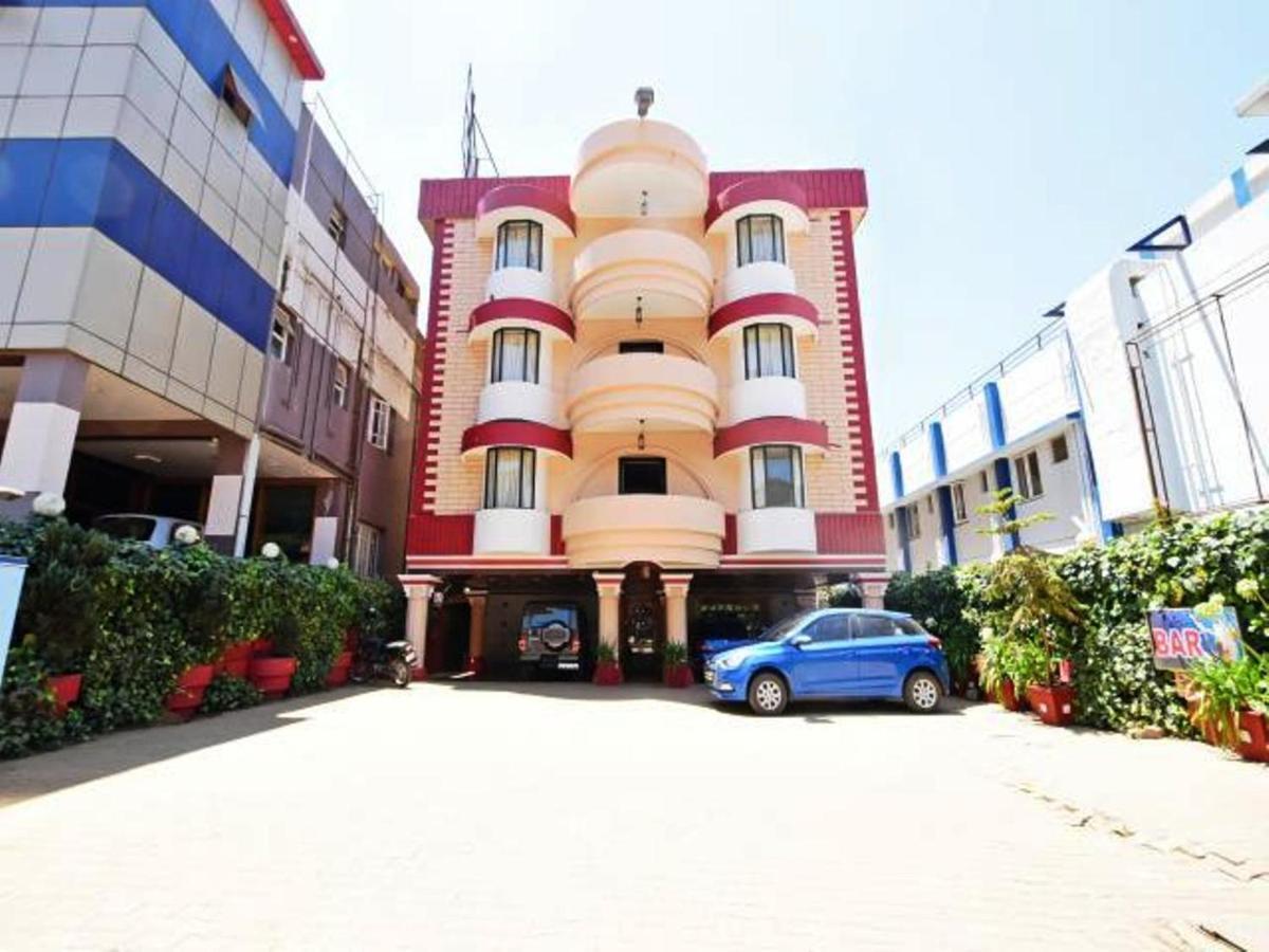 Hotel Blue Bird Утакаманд Экстерьер фото