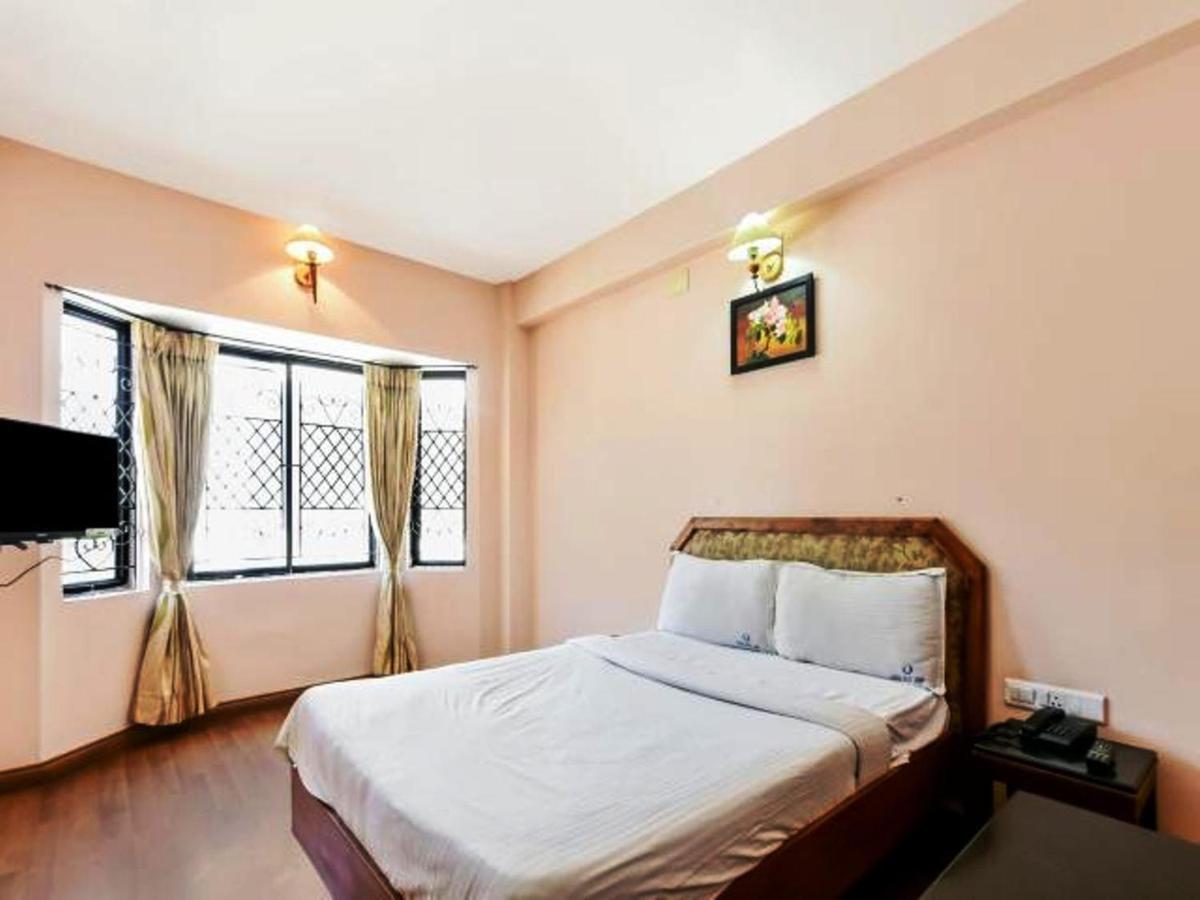 Hotel Blue Bird Утакаманд Экстерьер фото