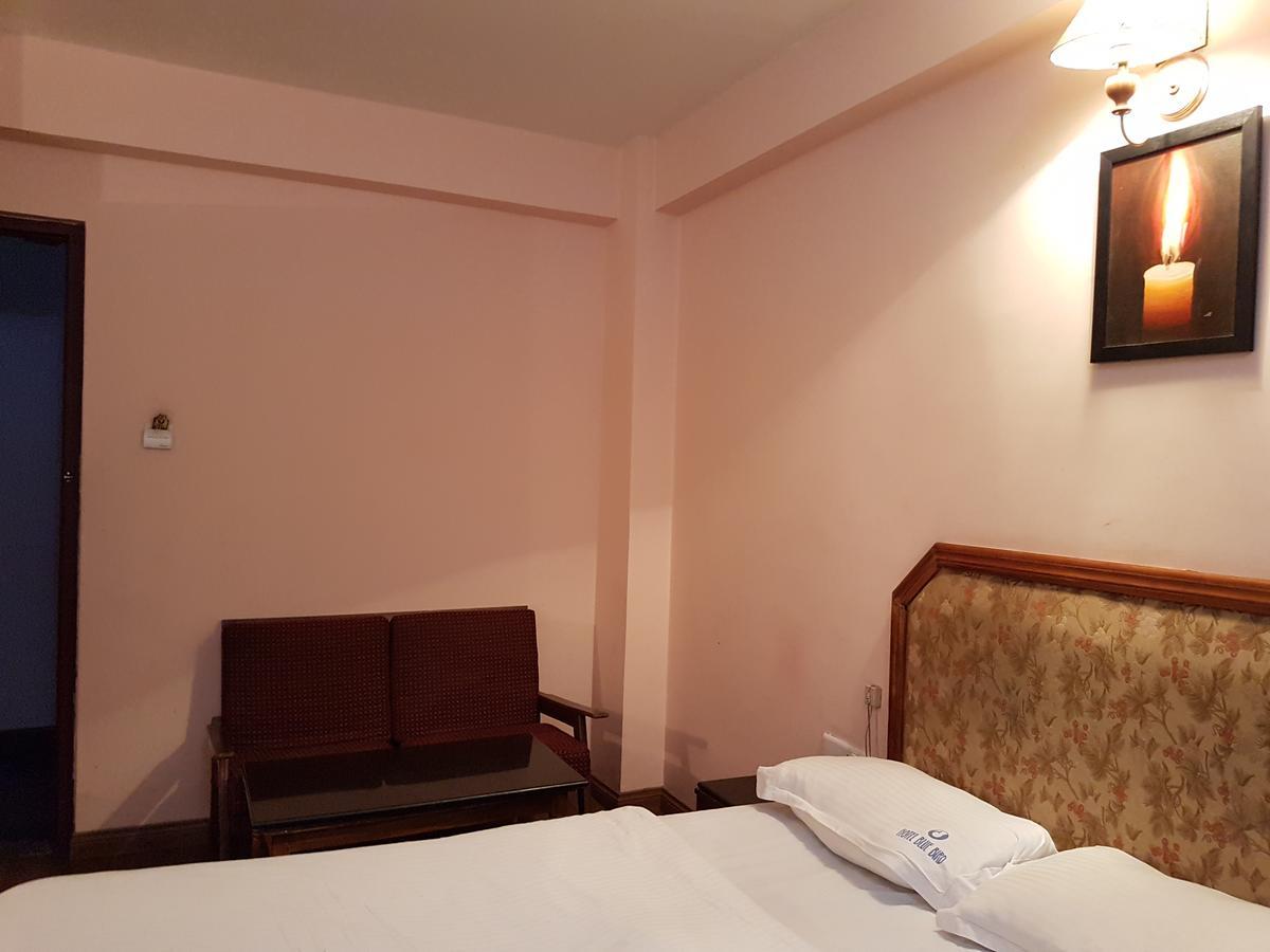 Hotel Blue Bird Утакаманд Экстерьер фото