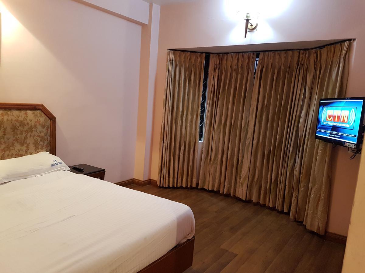 Hotel Blue Bird Утакаманд Экстерьер фото